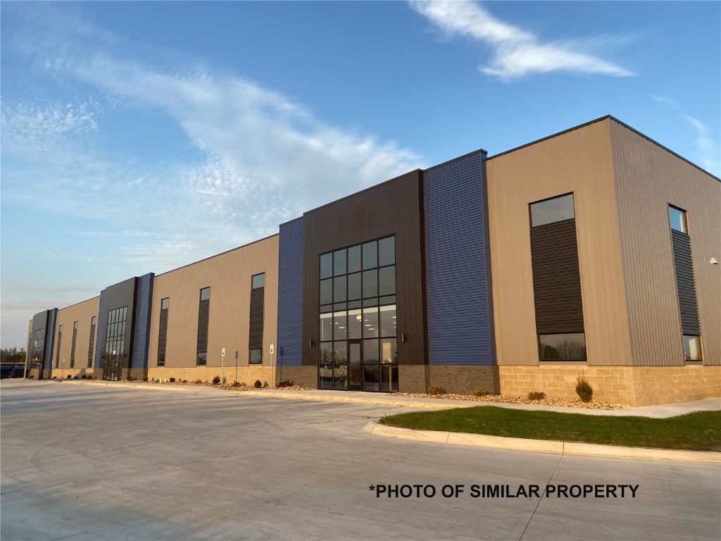 Photo 1 of 2 — Tower Terr Rd - 70,000 SF A, Robins, IA 52411