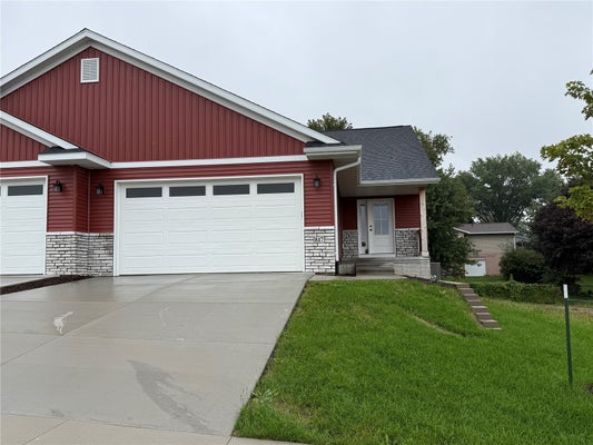 817 PRAIRIE VIEW DR, WEST BRANCH, IA 52358 - Image 34df8366fcd8d8a2df06b6f15e6b2592/1320732831
