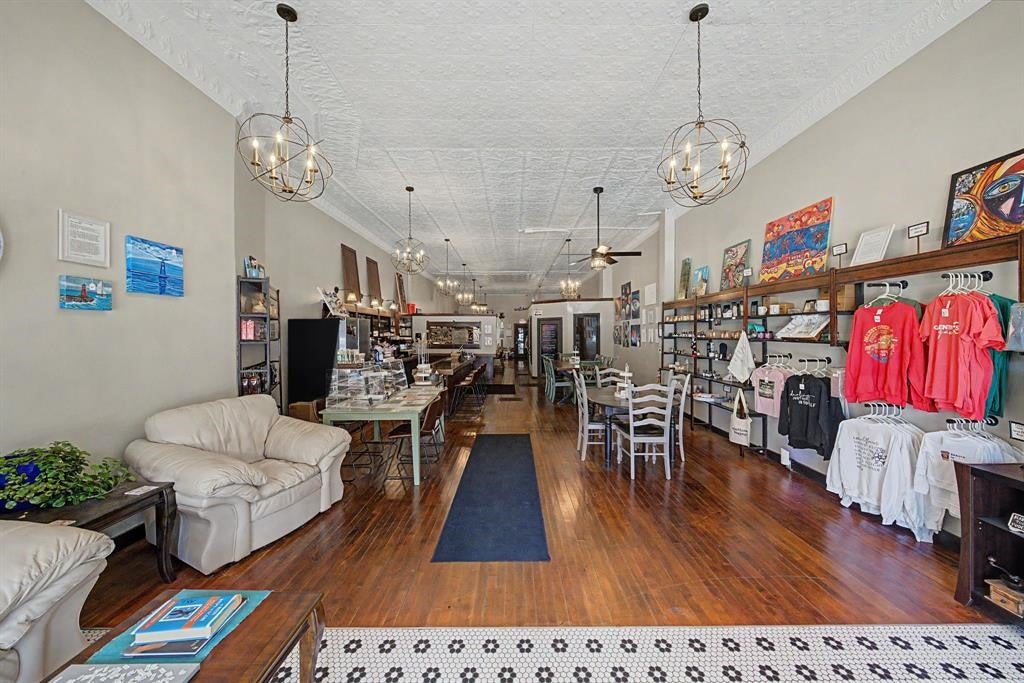806 12th Street