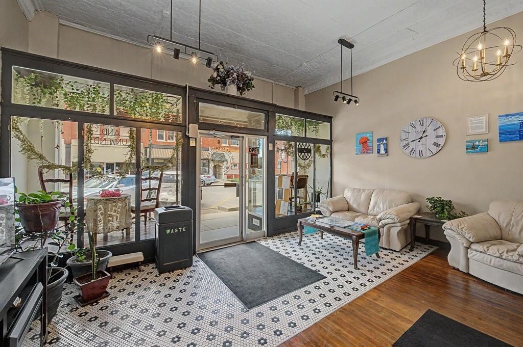 806 12th Street
