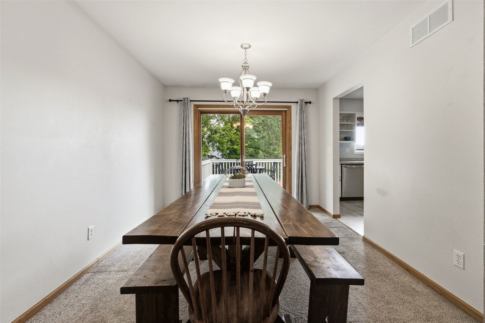 84 Amhurst St