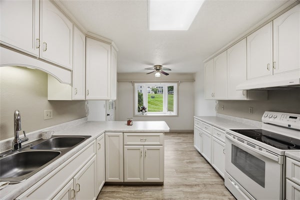 4019 SUMMERFIELD LN NE APT A, CEDAR RAPIDS, IA 52402 - Image 36b176f95265bf5092a2bcc8ec1bfa12/1377909263