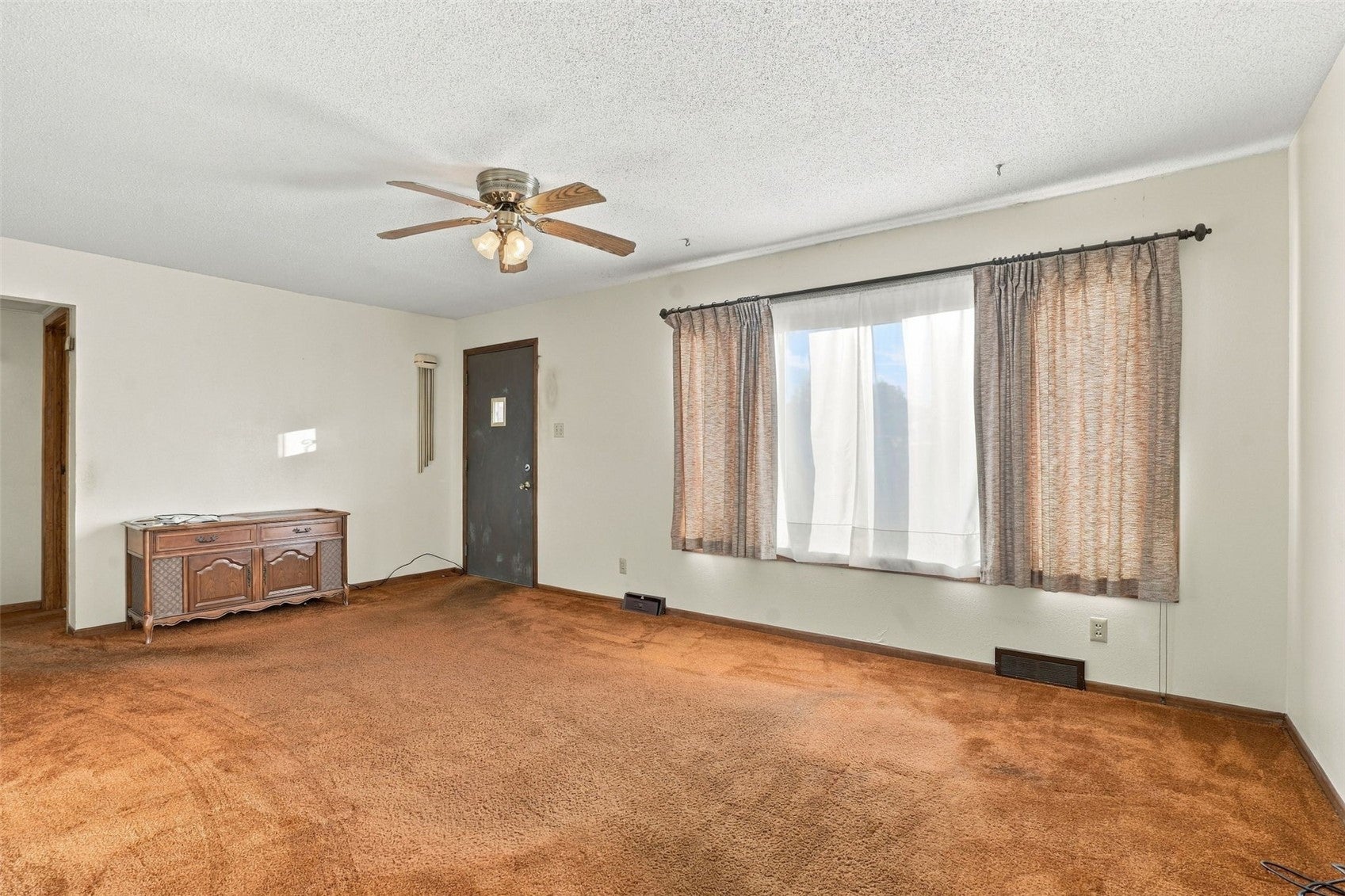 206 2nd Avenue