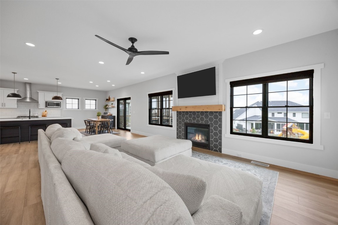 1800 Green Oak Pass