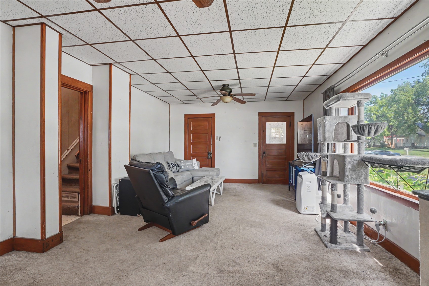 209 Hayes Street W