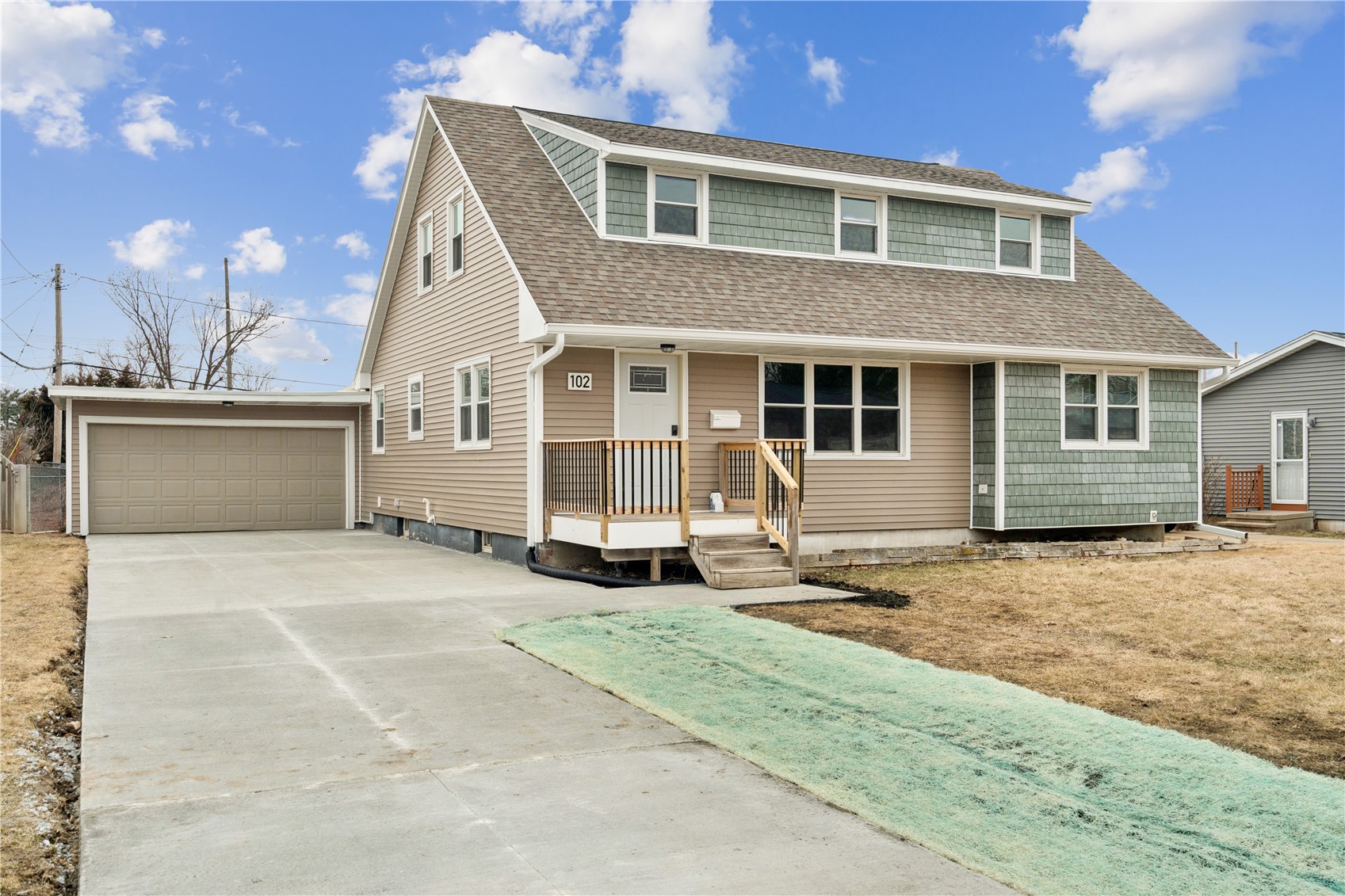 102 Patricia Lane NW