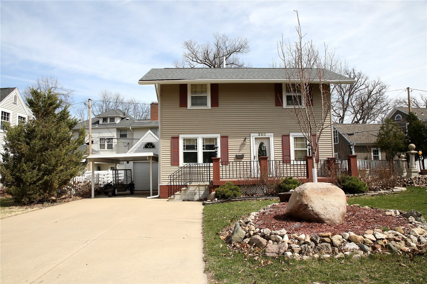 350 Woodland Drive SE