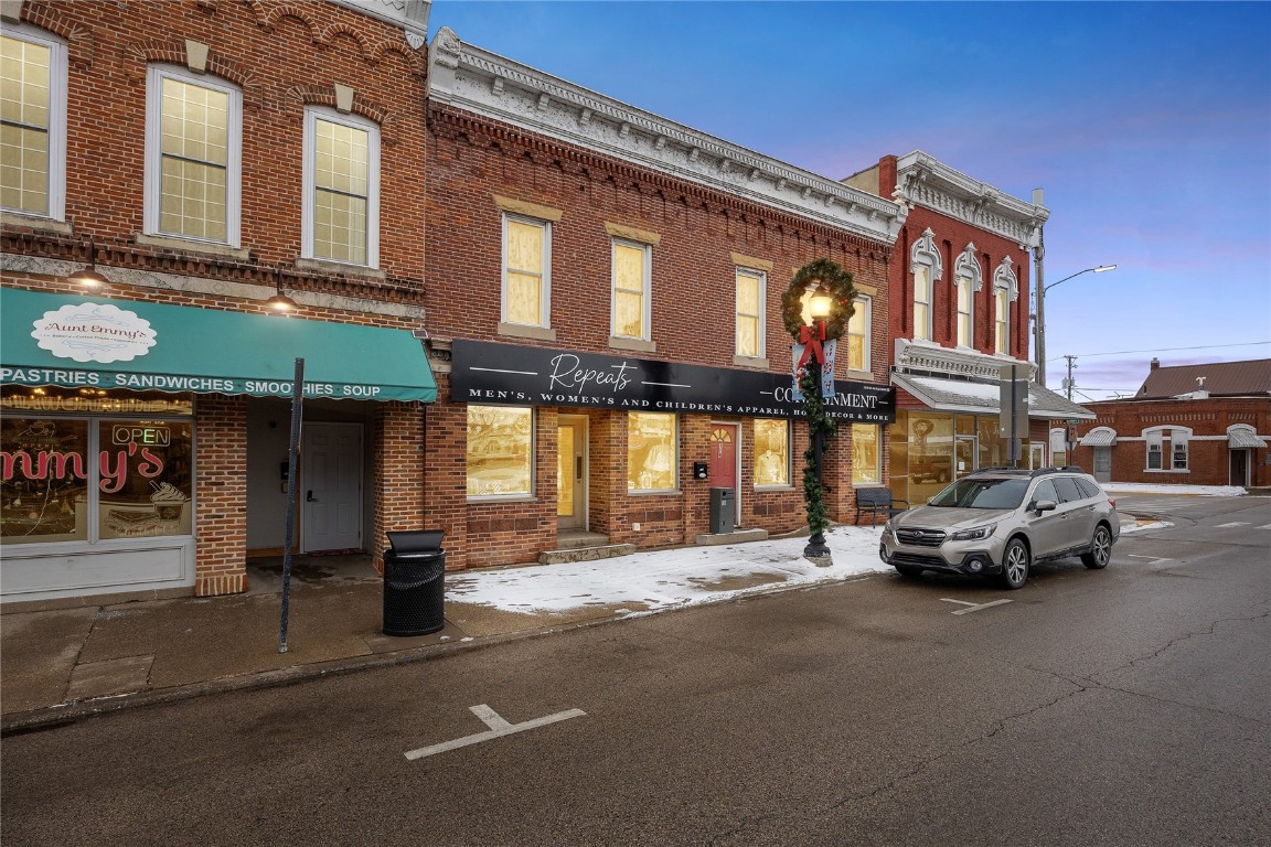 Photo 1 of 50 — 118 N Franklin Street, Manchester, IA 52057