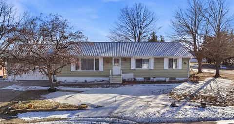 307 Prospect Street NW Blairstown IA 52209