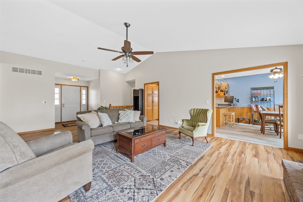 2528 Quincy Rd NE