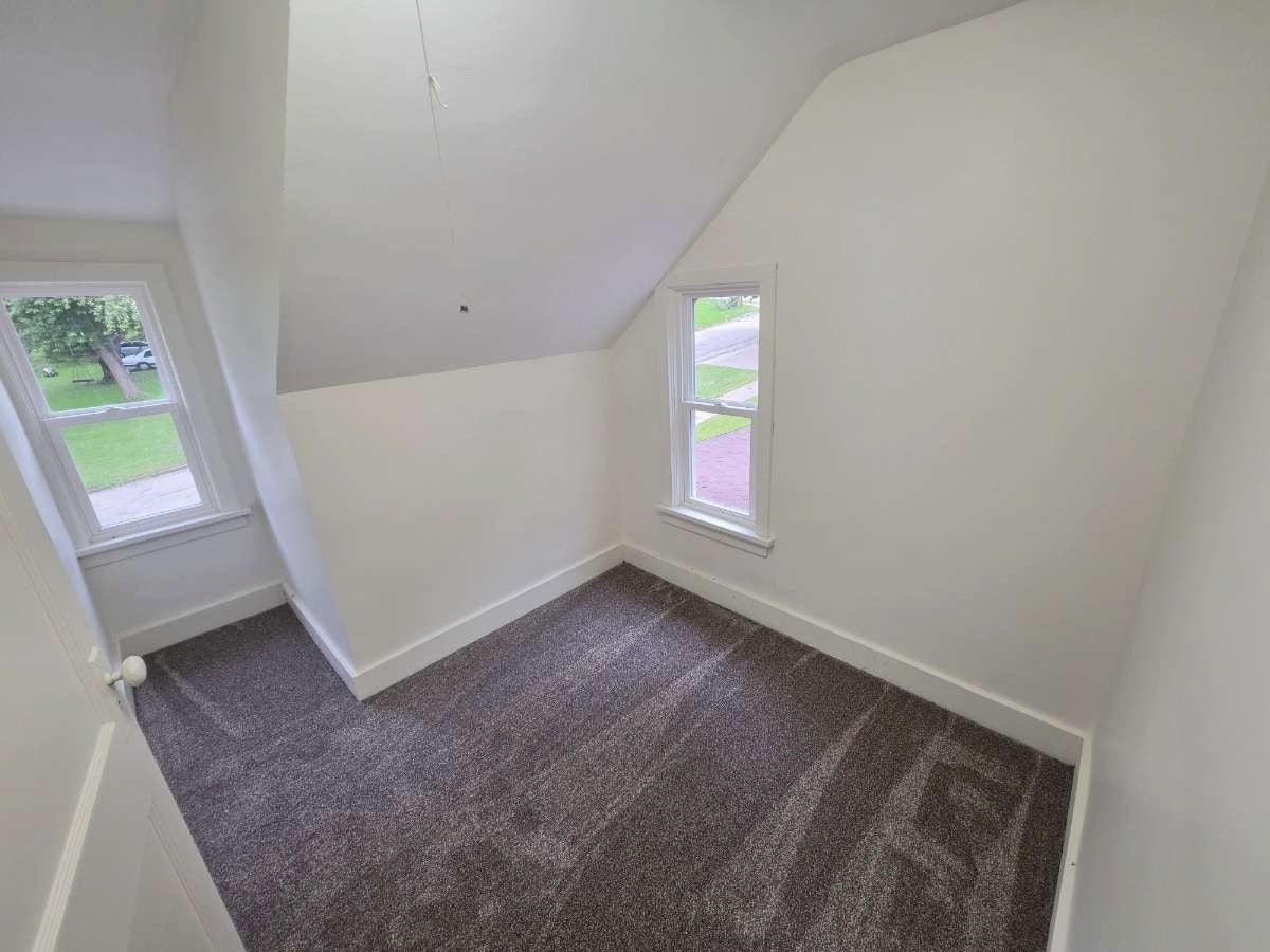 318 W 4th Street