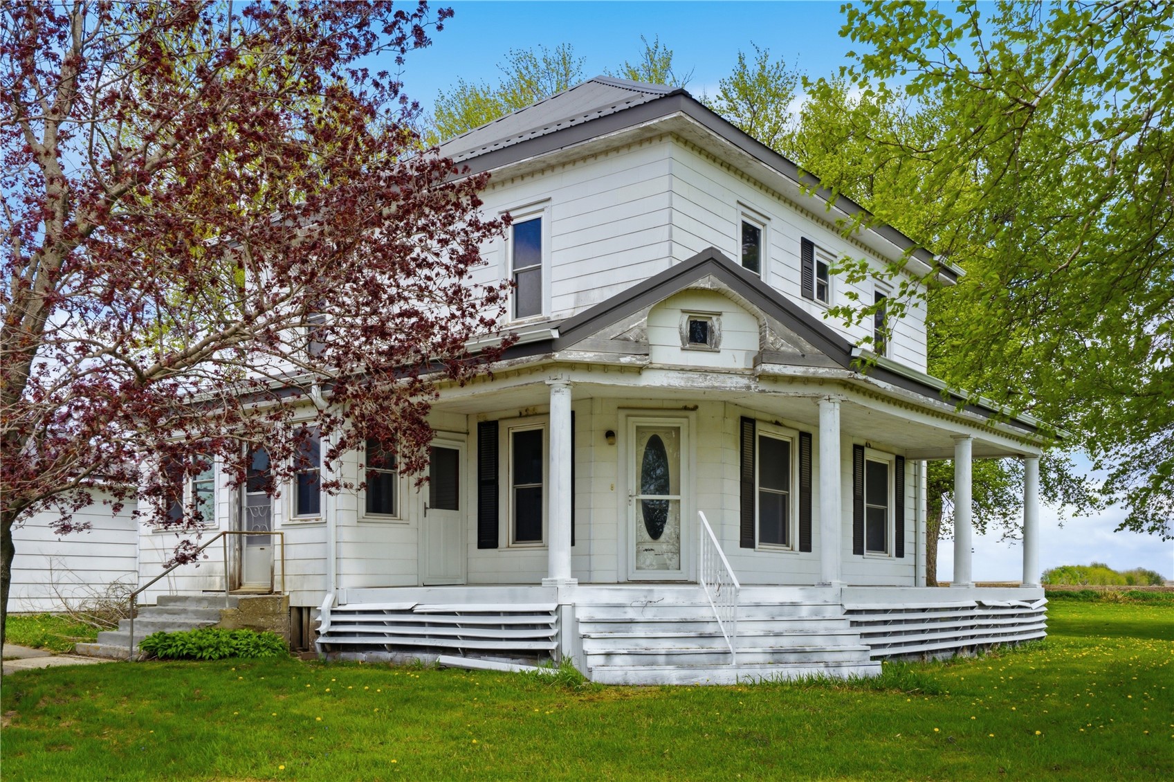 Photo 1 of 49 — 2921 220th Street, Winthrop, IA 50682