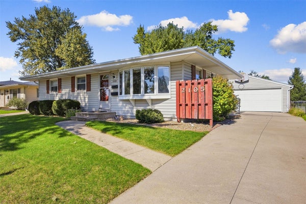 2105 HIGHVIEW DR, MARION, IA 52302 - Image 438a416d4e51bb64294eaa4f063ffae3/1875874682