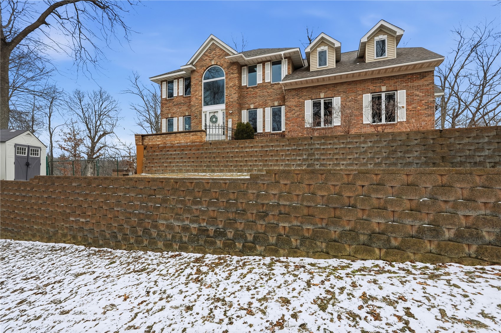 3256 Meadow Ridge Rd NE