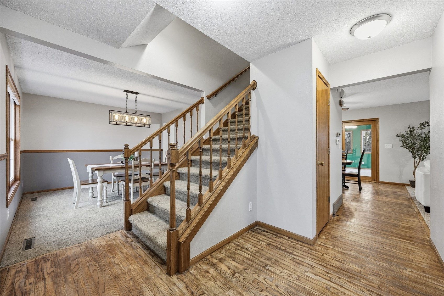 3905 Riverside Drive NE