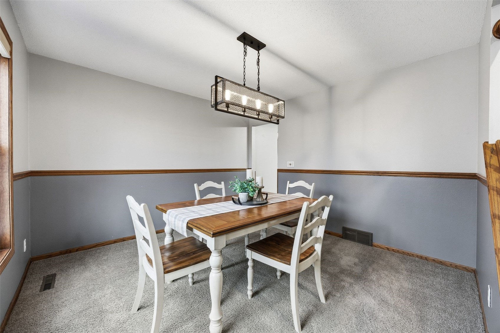 3905 Riverside Drive NE