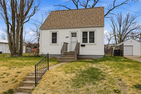 1128 I Avenue NE Cedar Rapids IA 52402