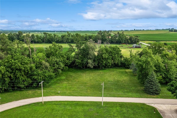 BEALES CT, TAMA, IA 52339 - Image 44deaa48ef17b6929c8c5d9ea7c5e72e/3773934058