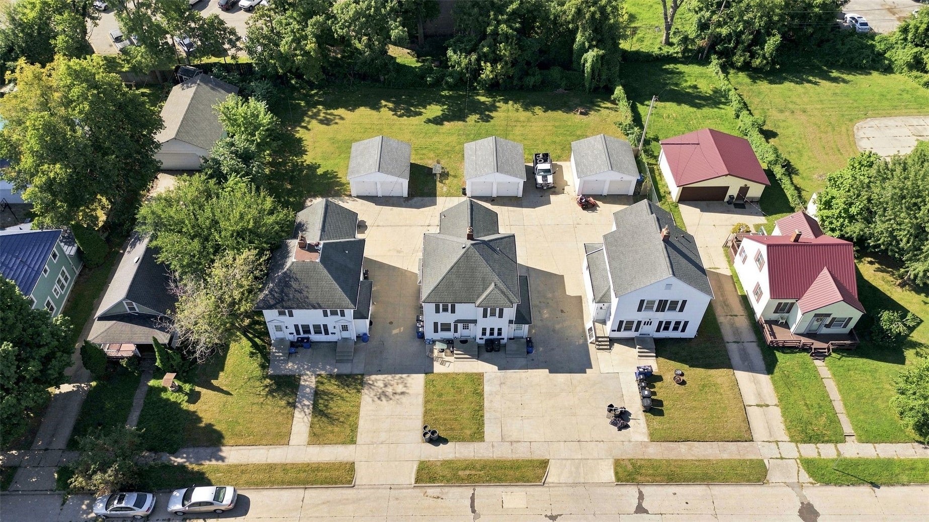 327 30th Street Drive SE