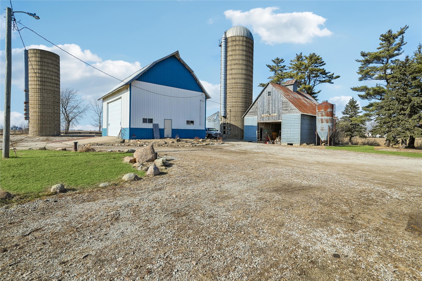 3281 Quasqueton Avenue