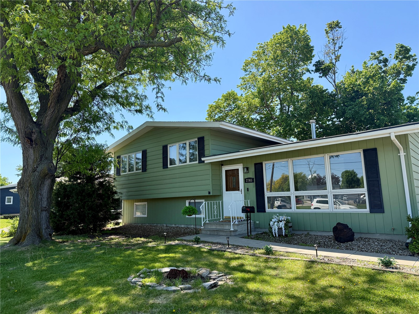 Photo 1 of 18 — 2765 1st Avenue, Marion, IA 52302