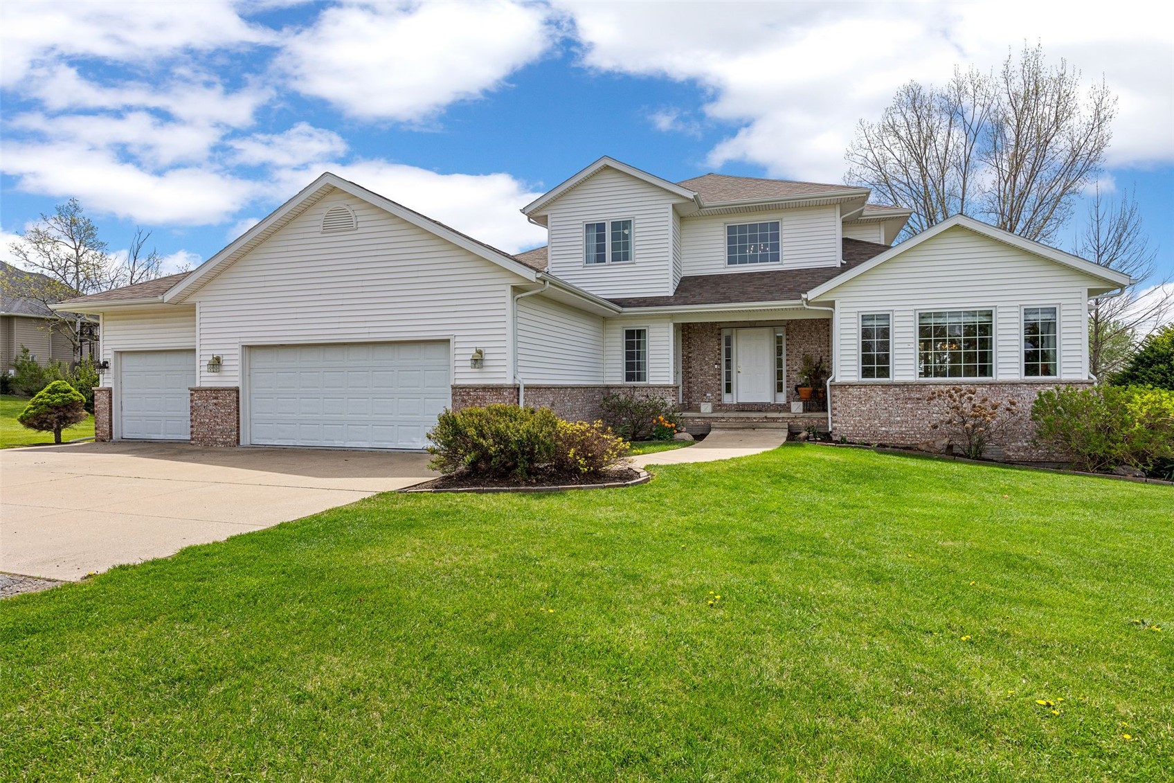Photo 1 of 48 — 2823 120th Street NE, Swisher, IA 52338