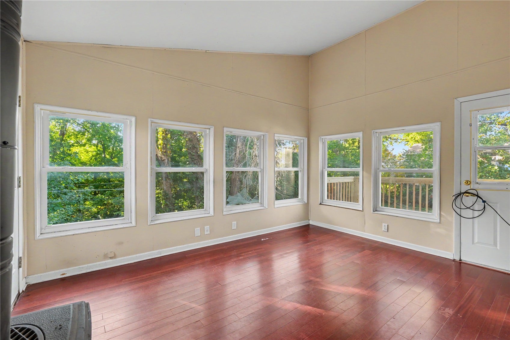 1010 Pawnee Dr NW