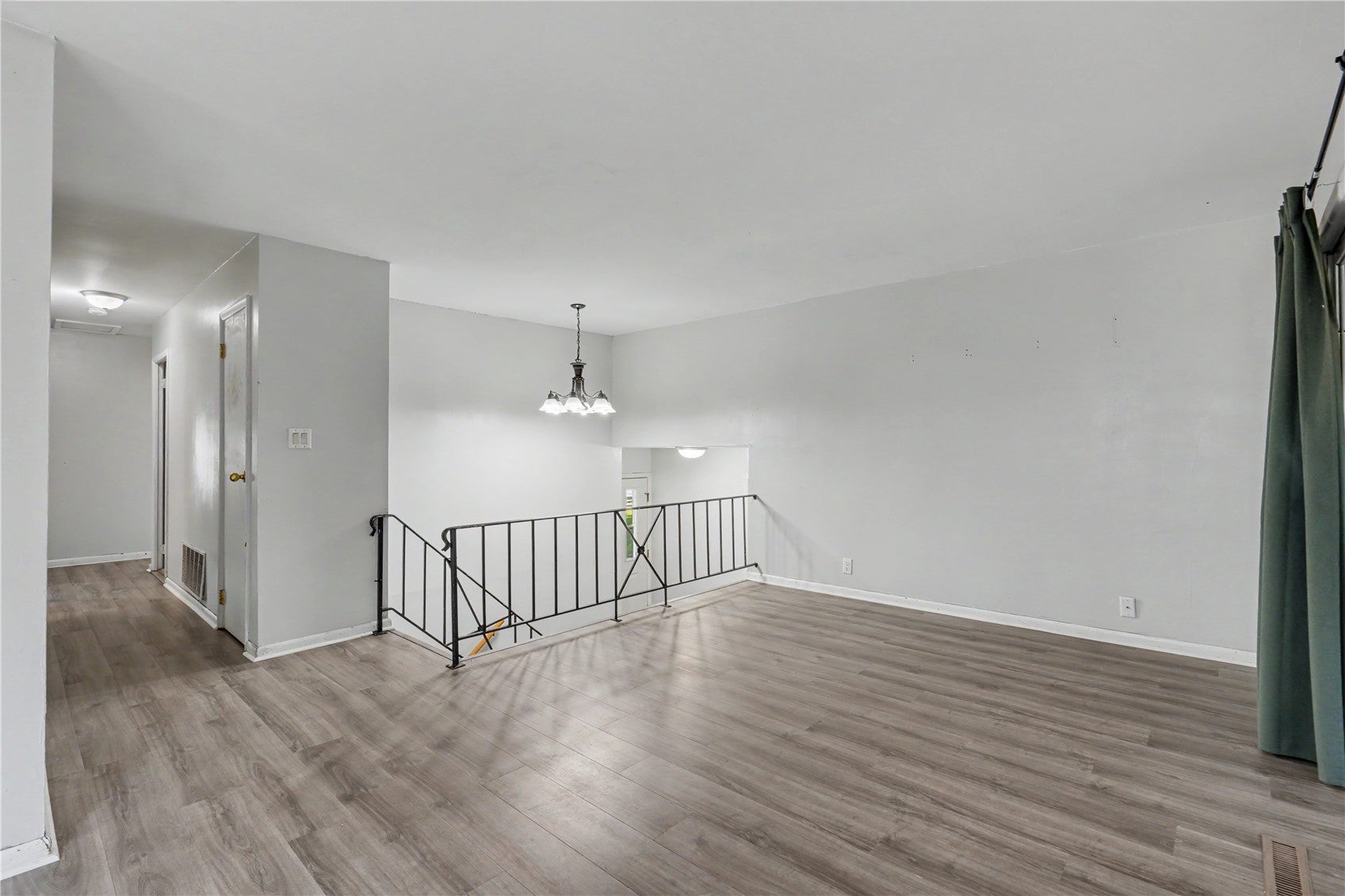 1010 Pawnee Dr NW