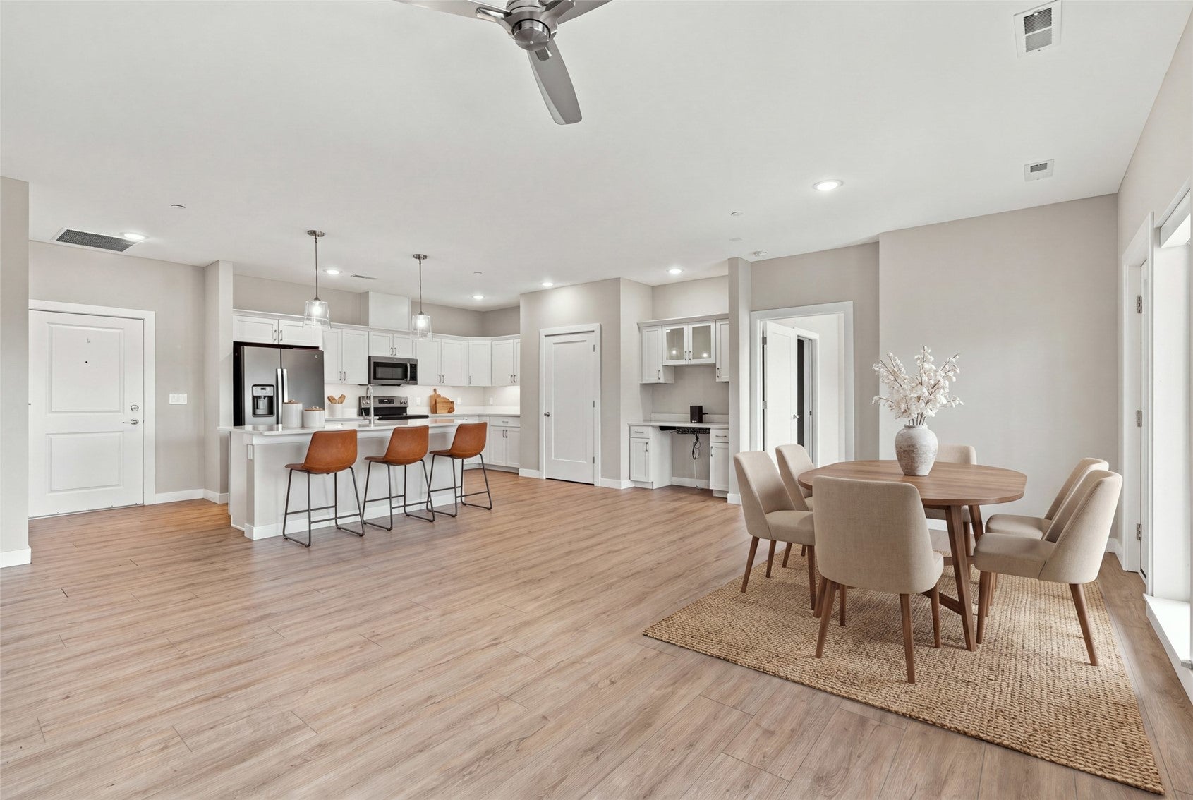 1920 Country Club Dr 203