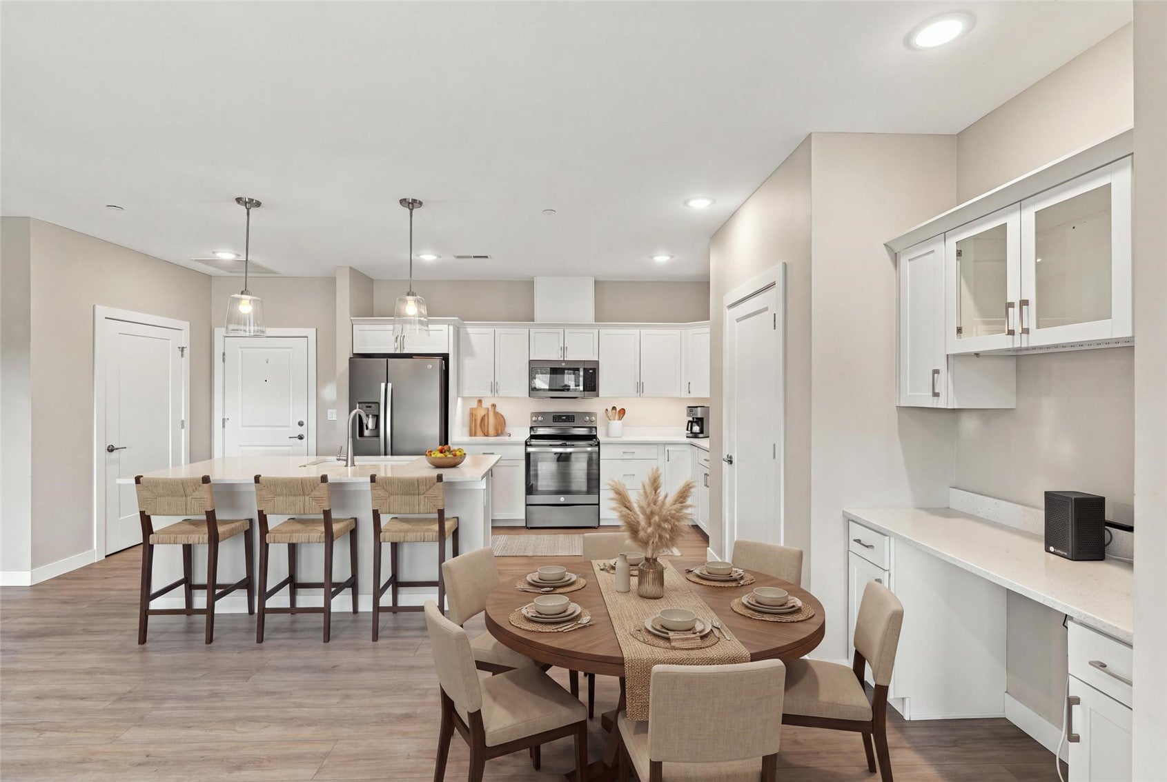 1920 Country Club Dr 203