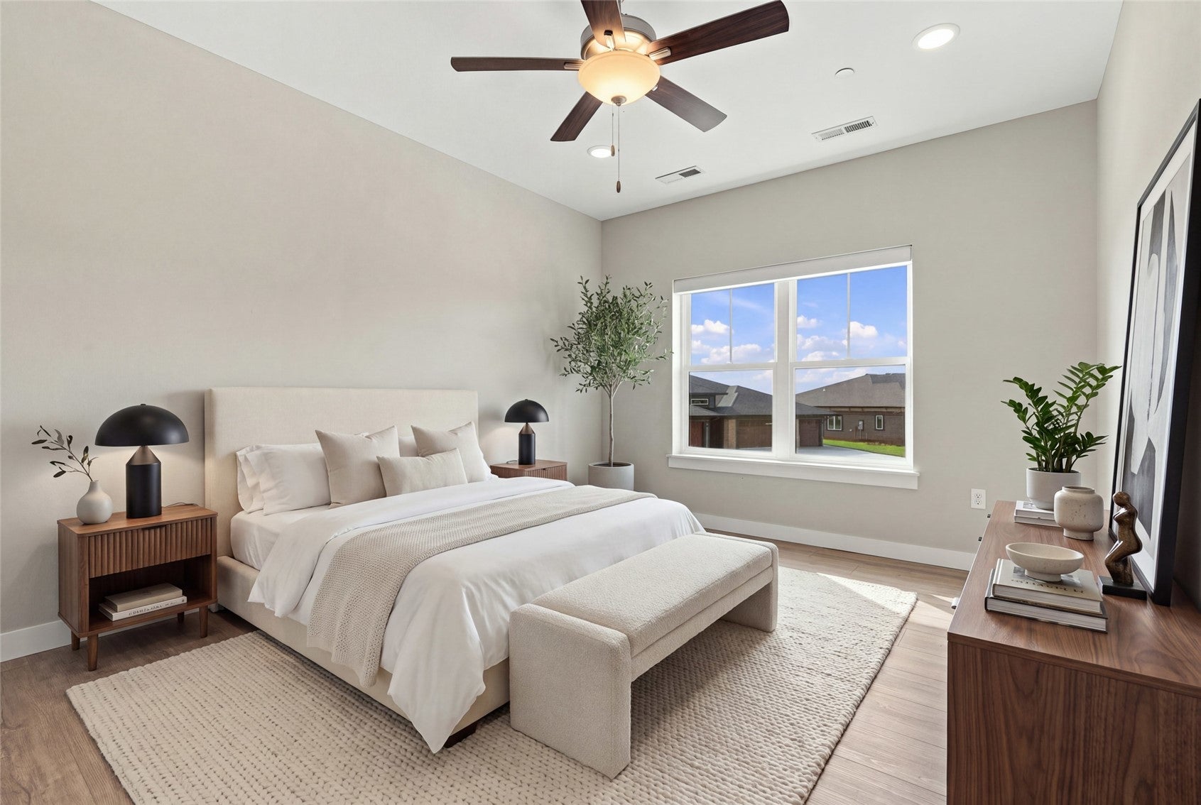 1920 Country Club Dr 203