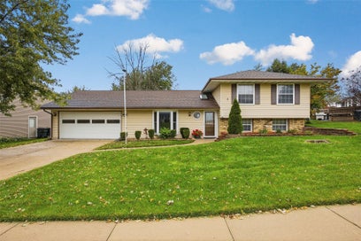 114 Sand Lane NW Cedar Rapids IA 52405