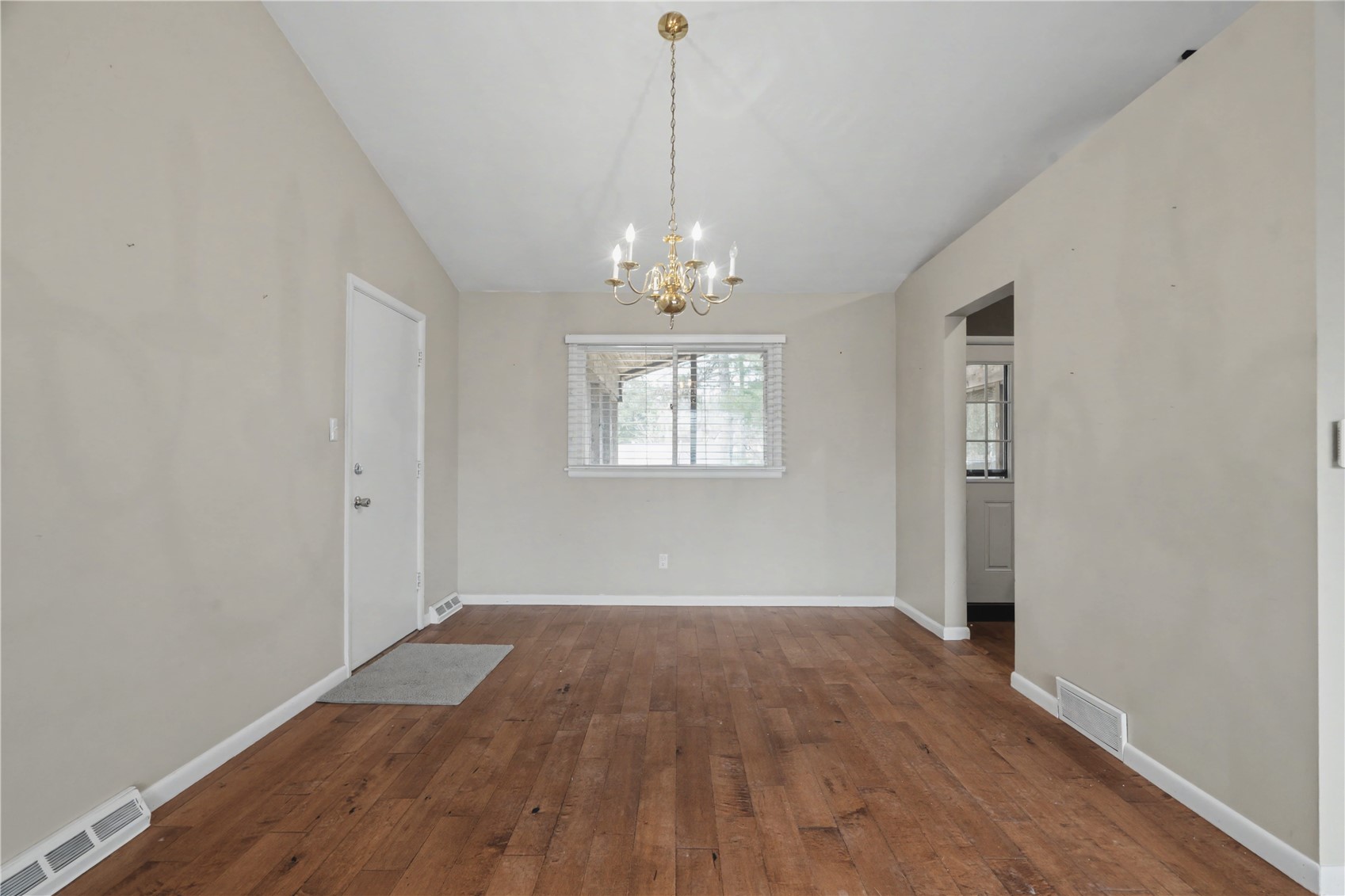 3831 Tomahawk Trail SE