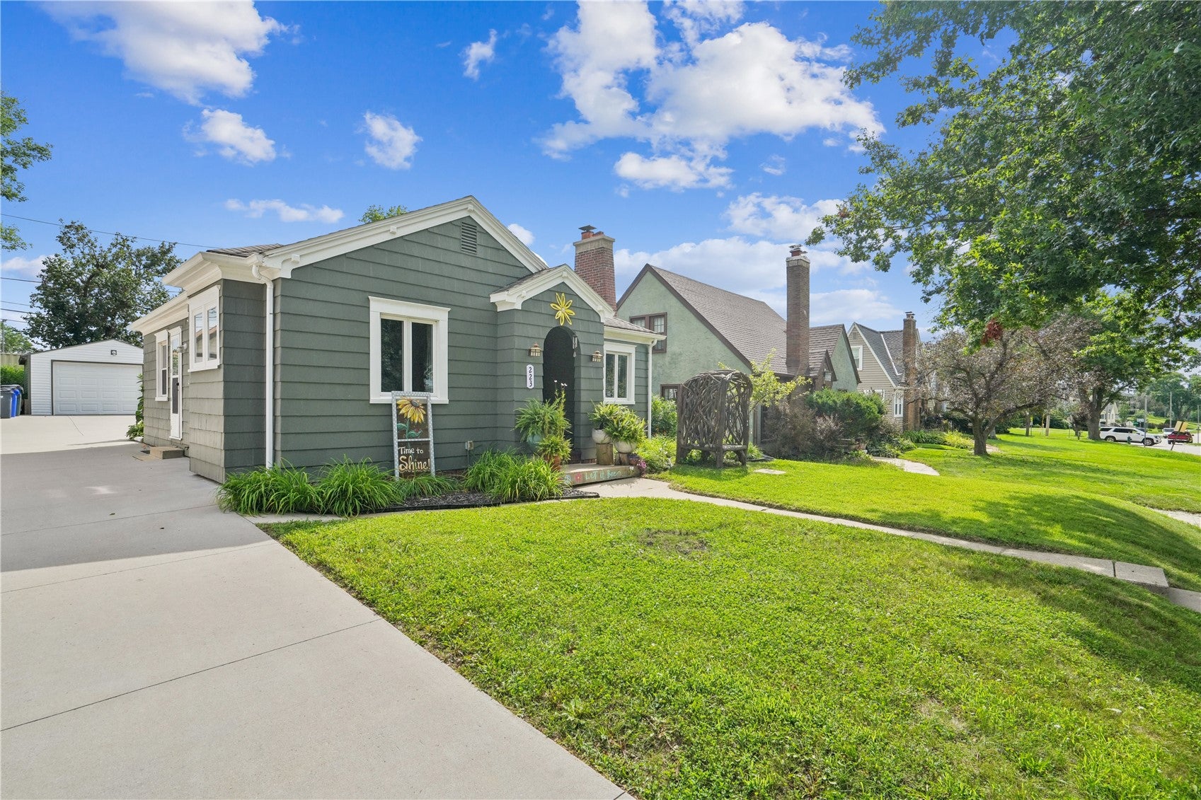 223 23rd St Drive SE