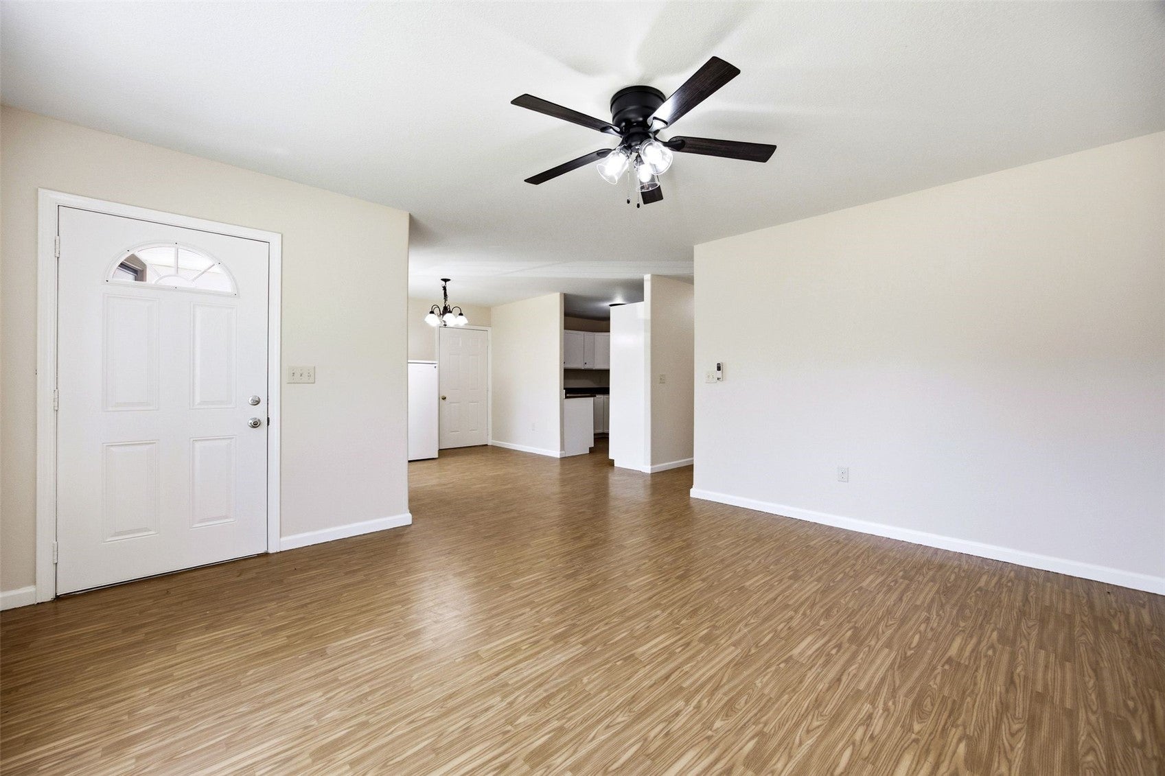 1542 Dickenson Lane