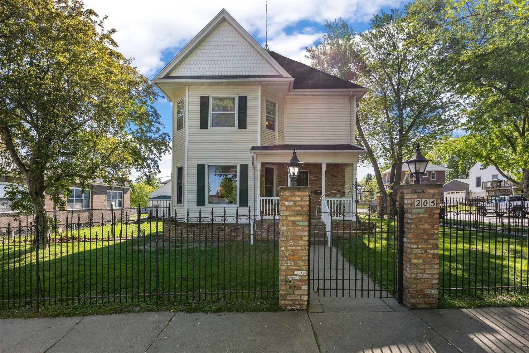 205 S Ford Street