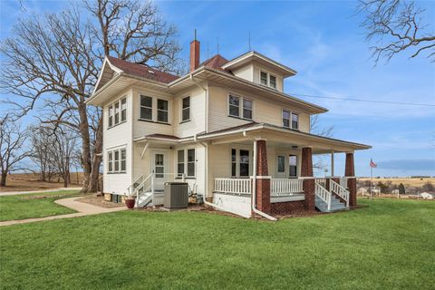 527 SW Swisher View Drive Swisher IA 52338