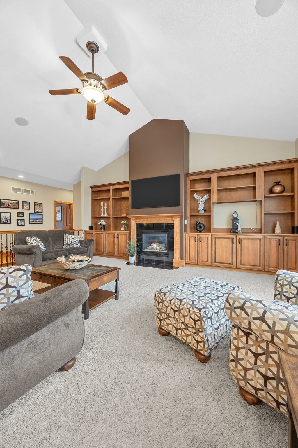 5821 River Parkway NE