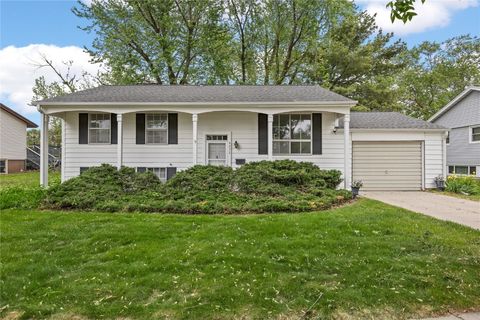 4232 Twin Pine Drive NE Cedar Rapids IA 52402
