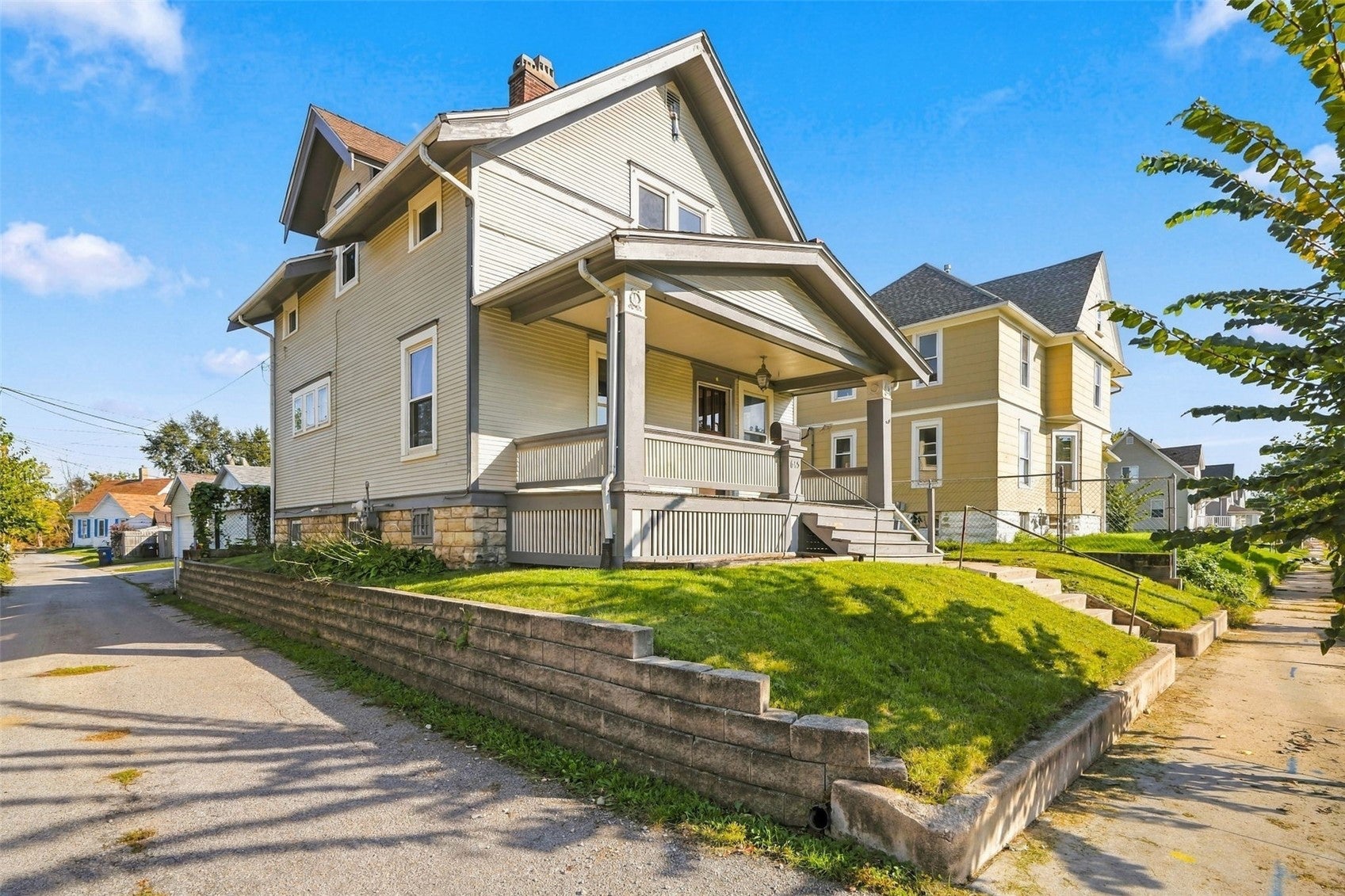 615 4th Street SW