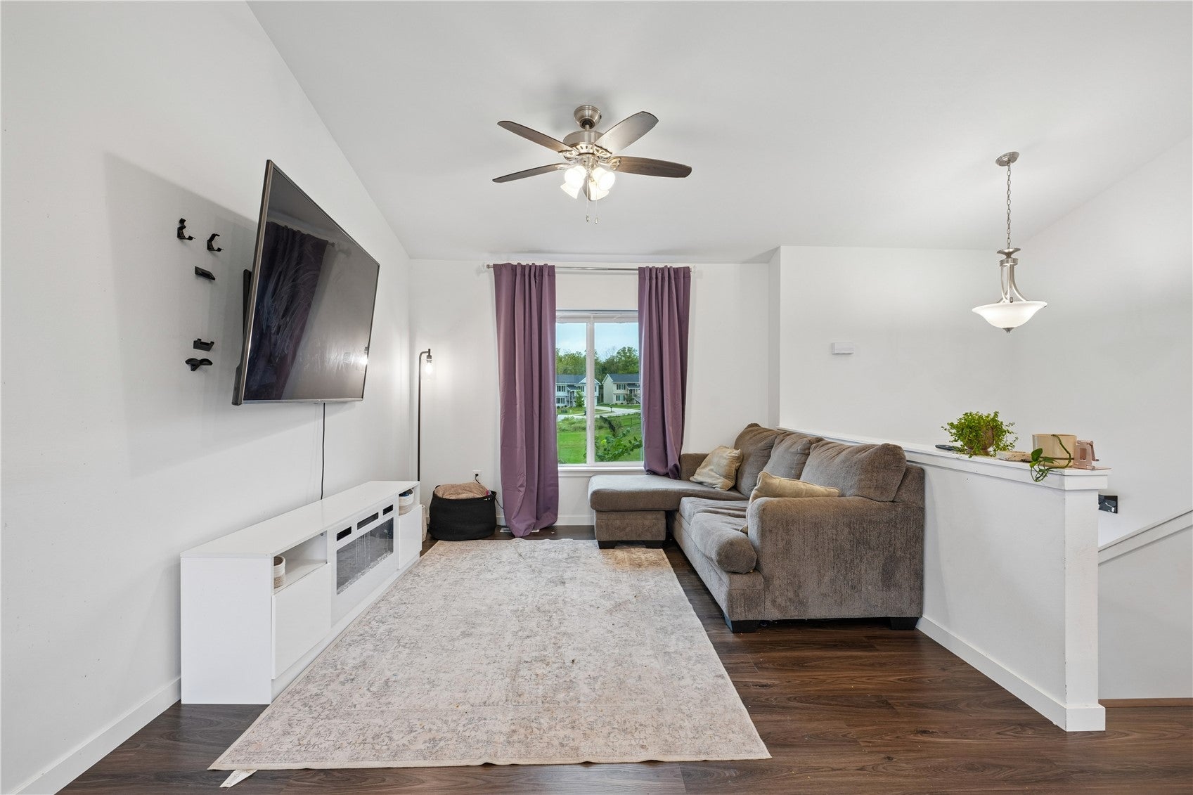 821 Fairview