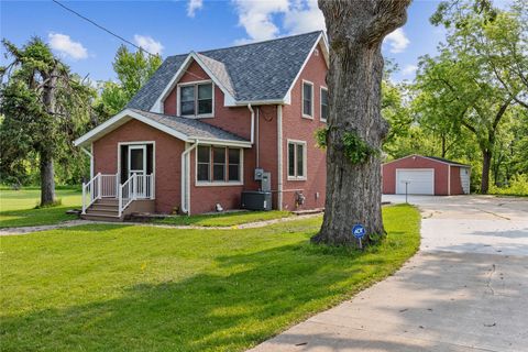 4427 J Street SW Cedar Rapids IA 52404