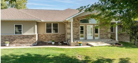 1253 Hillview Court NE Swisher IA 52338