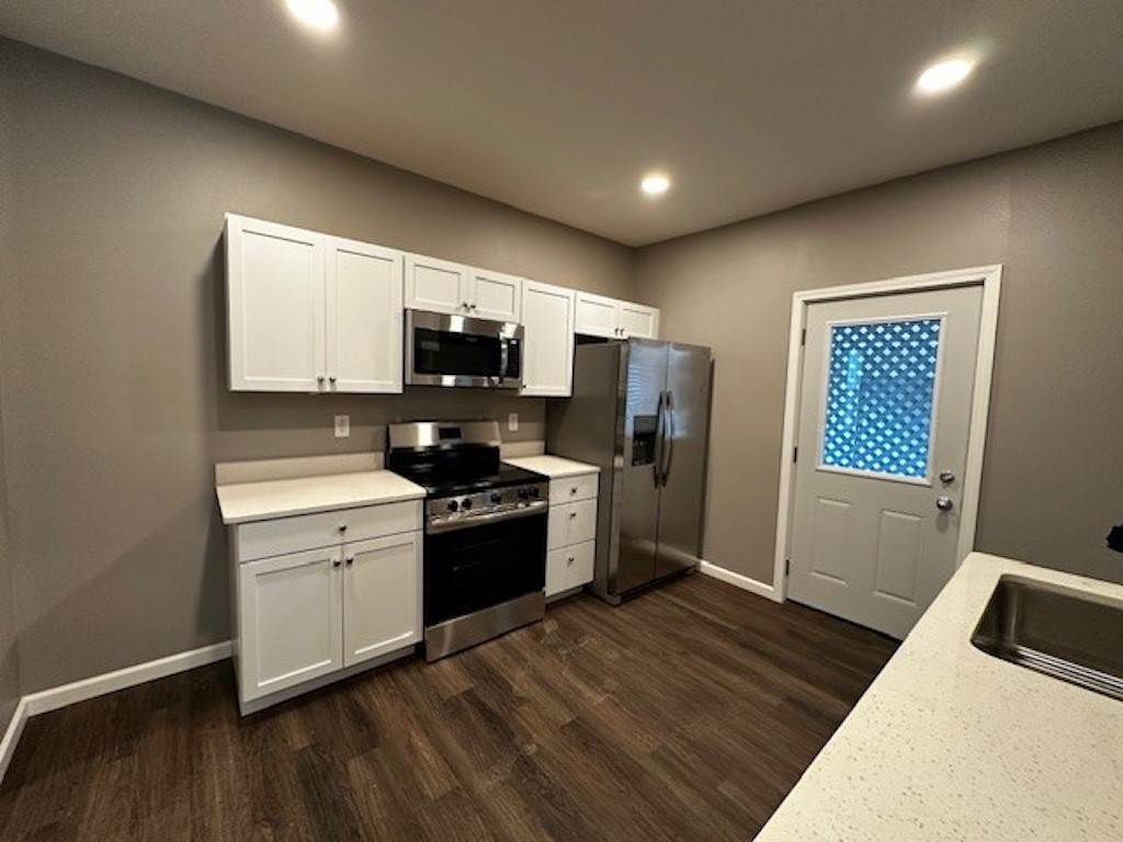 905 E Burlington Street