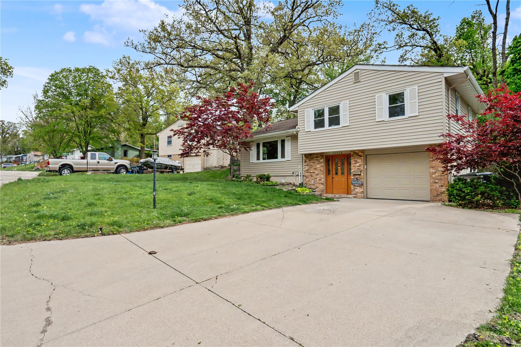 1229 Hertz Drive SE