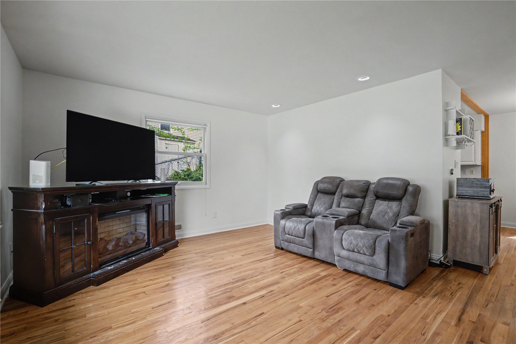 1229 Hertz Drive SE