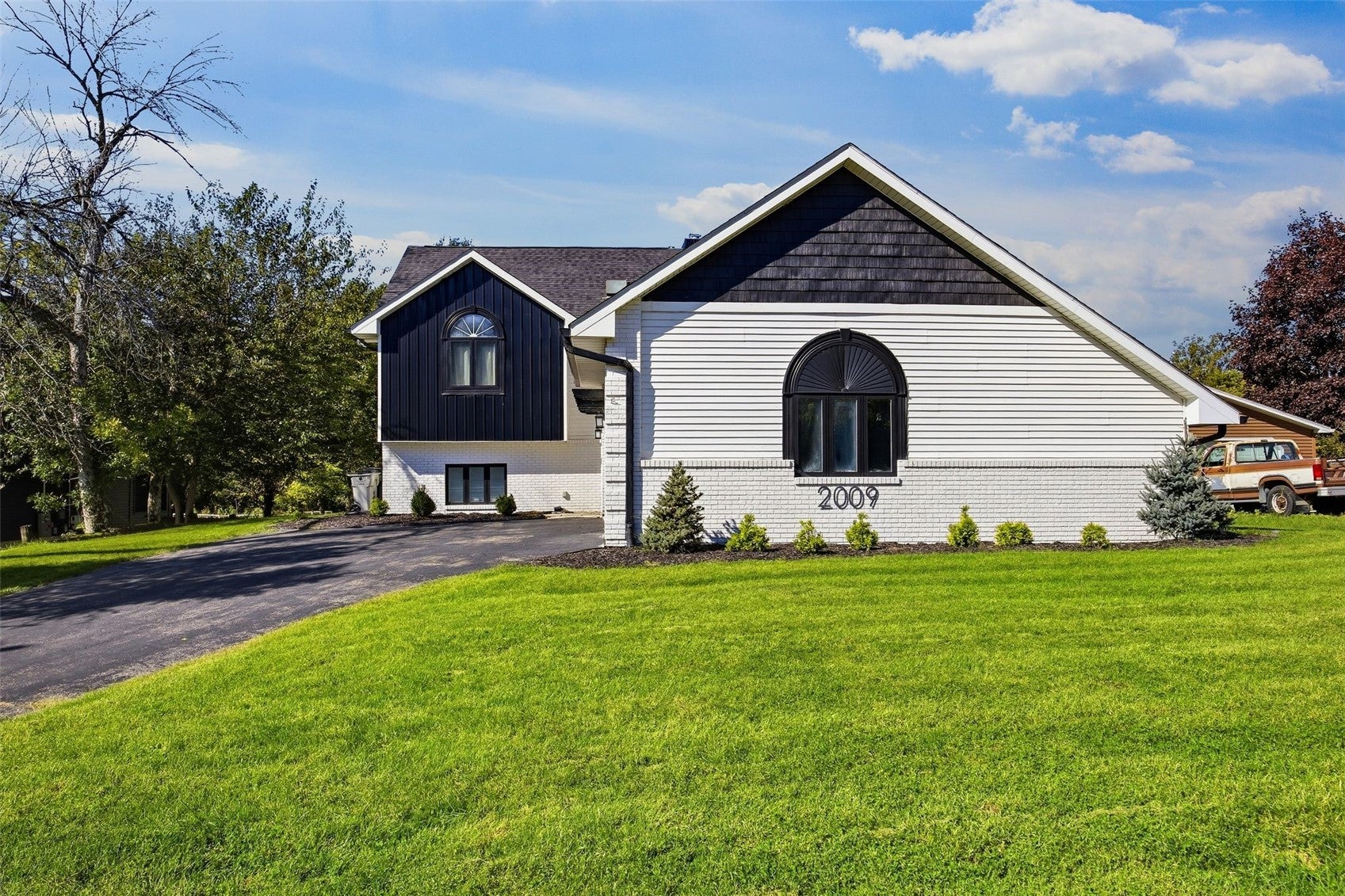 2009 Memorial Drive SE