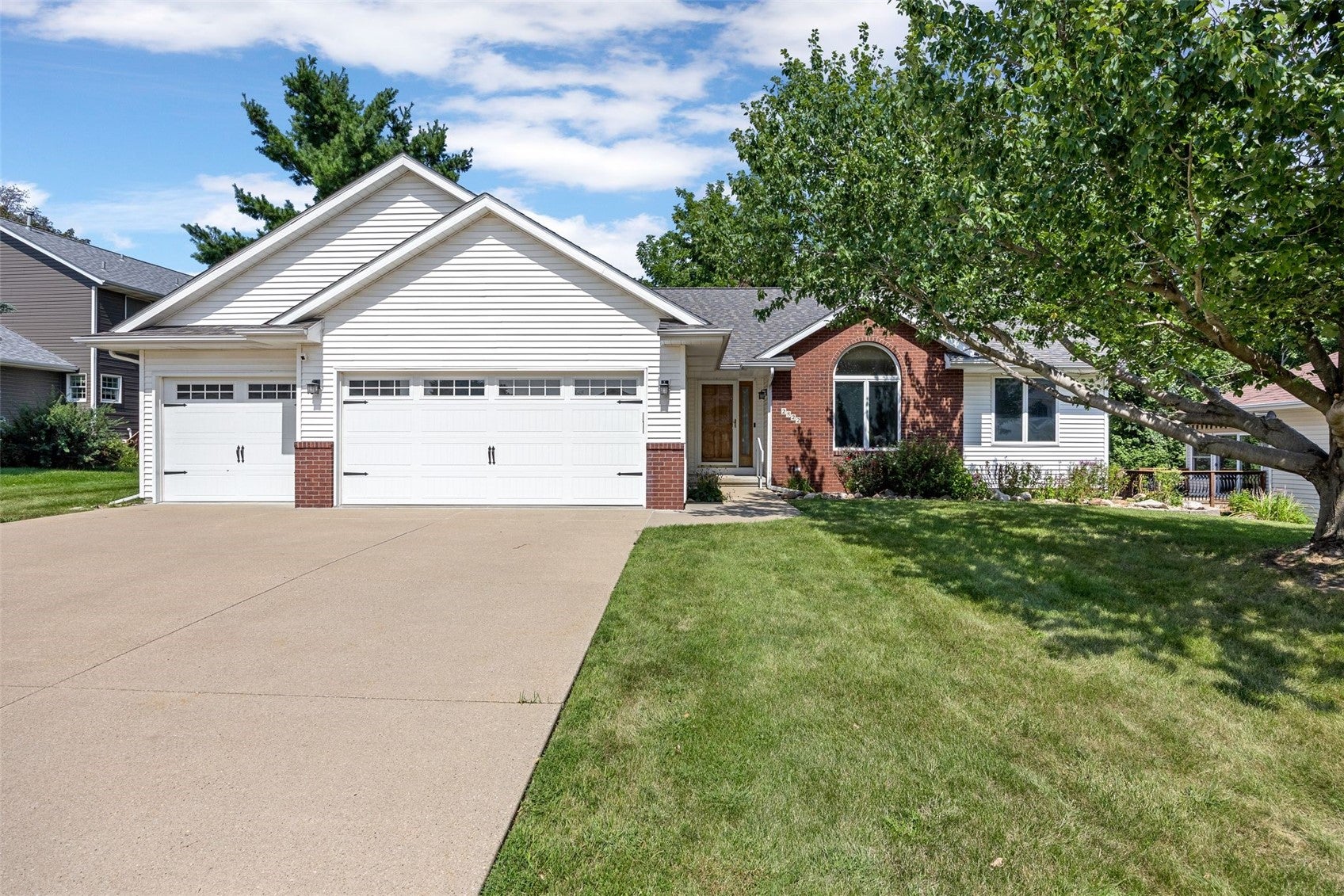 2822 Oak Crest Ct NW