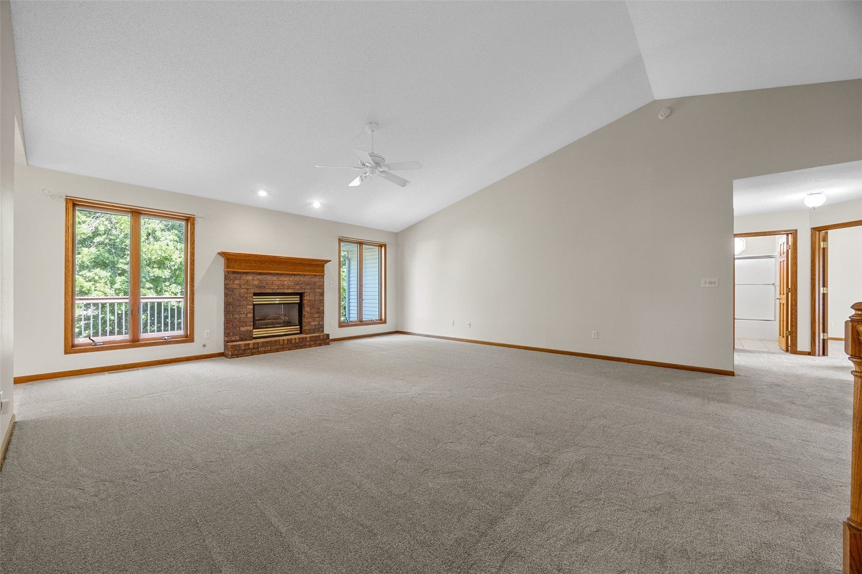 2822 Oak Crest Ct NW