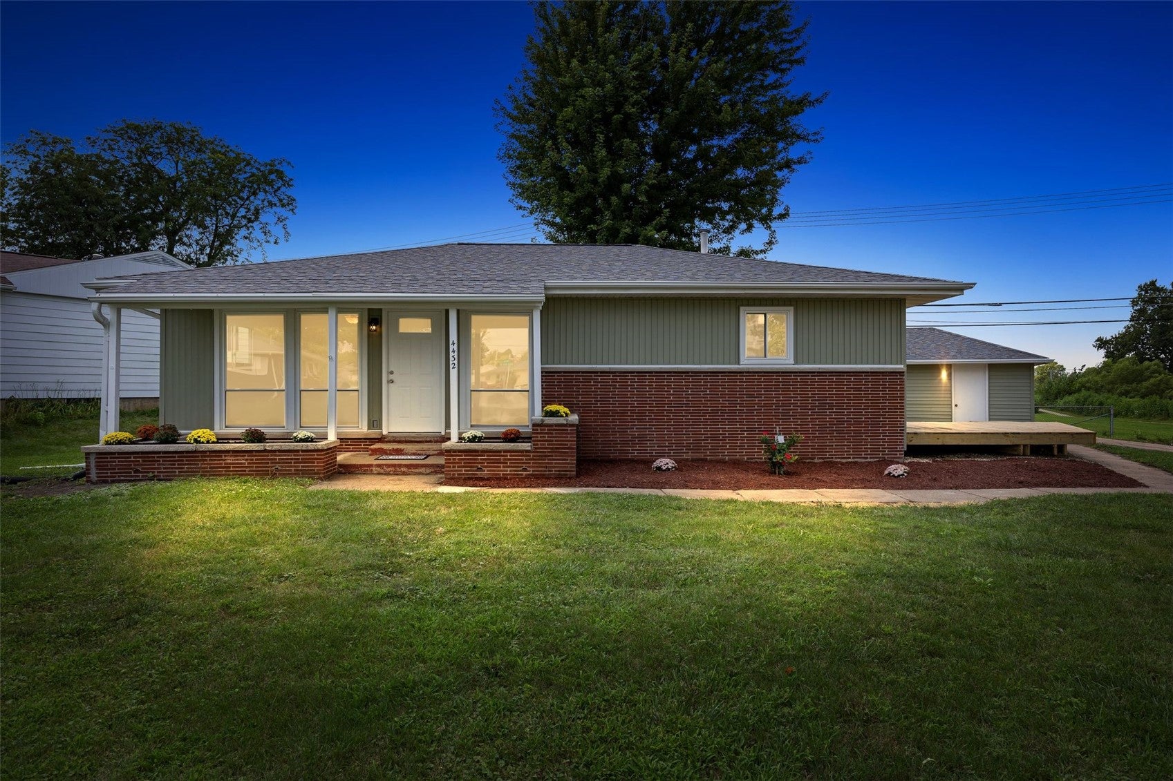 4432 Regal Avenue NE